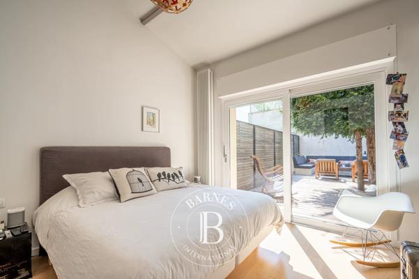 Courbevoie, Maison 7 Chambres -  258 m² à vendre