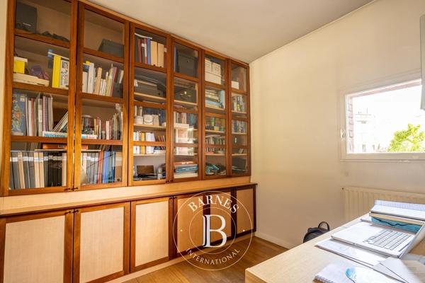 Courbevoie, Maison 7 Chambres -  258 m² à vendre