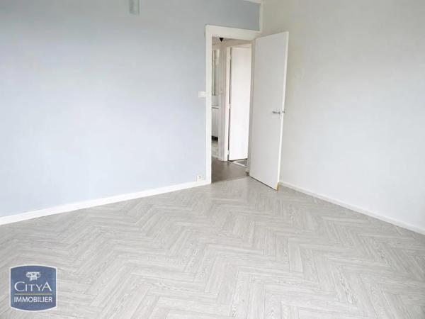 Appartement à louer 3 pièces 53m² Saint-Quentin (02100)