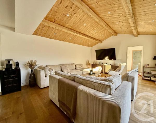 Maison à vendre  4 pièces - 142 m 2   L HOUMEAU  - 17