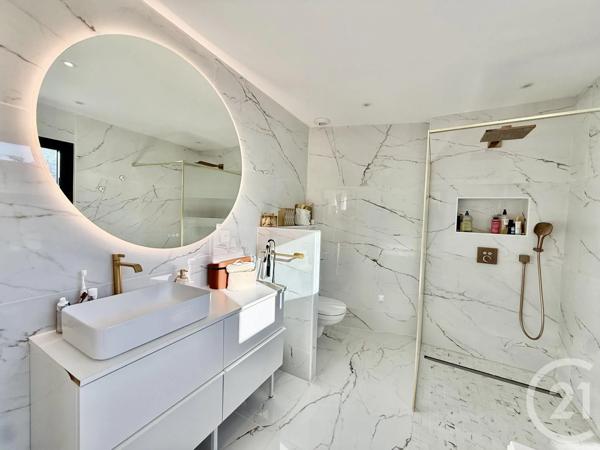 Maison à vendre  4 pièces - 142 m 2   L HOUMEAU  - 17