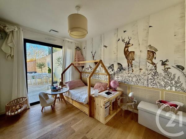 Maison à vendre  4 pièces - 142 m 2   L HOUMEAU  - 17
