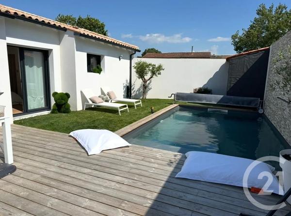 Maison à vendre  4 pièces - 142 m 2   L HOUMEAU  - 17