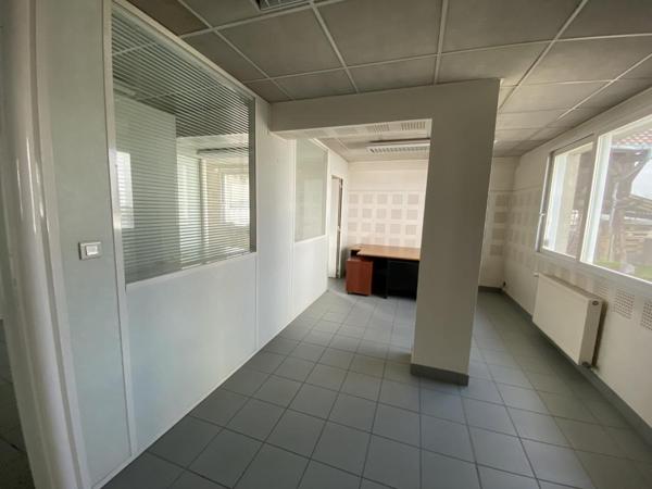 Local à usage commercial et/ou professionnel