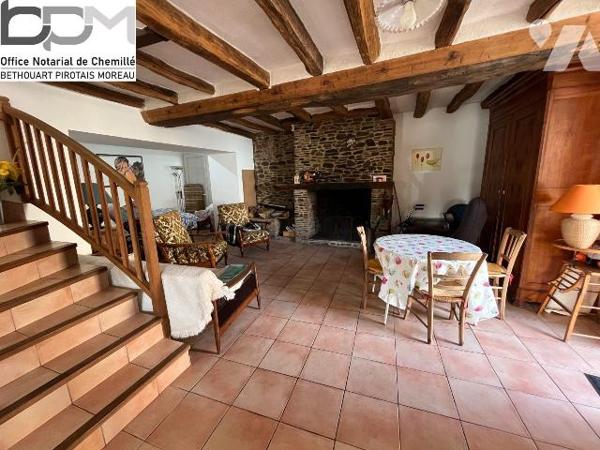 À Vendre, maison de 130 m² avec 4 chambres, bord de rivière. Située en bord de rivière, cette m...