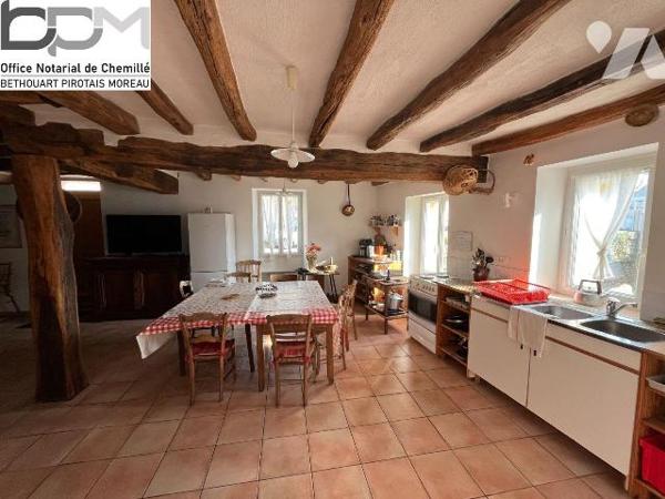 À Vendre, maison de 130 m² avec 4 chambres, bord de rivière. Située en bord de rivière, cette m...