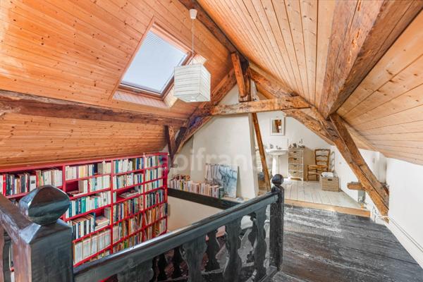 Maison à vendre 10 pièces GEX (01)