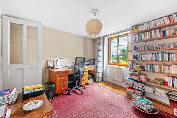 Maison à vendre 10 pièces GEX (01)