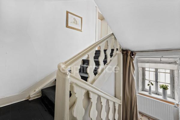 Maison à vendre 10 pièces GEX (01)