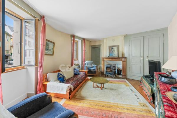 Maison à vendre 10 pièces GEX (01)