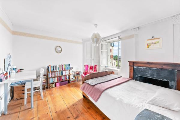 Maison à vendre 10 pièces GEX (01)