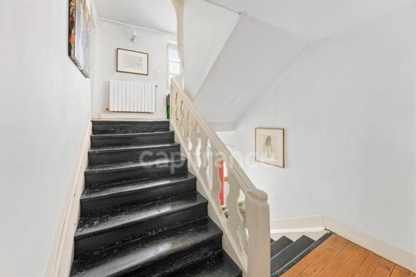 Maison à vendre 10 pièces GEX (01)