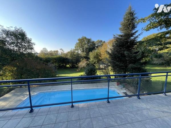 Maison avec piscine à Gourin