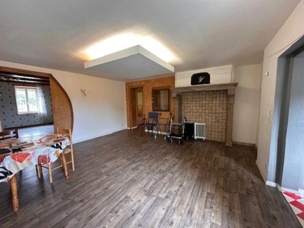 PERRIGNY SUR L OGNON MAISON ANCIENNE DE 127 M2 SUR 898 M2 DE TERRAIN