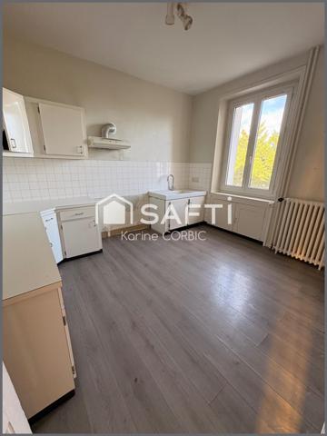 SAINT MICHEL, 4 niveaux spacieux , sous sol de 80m2 à aménager pour acces direct au jardin.