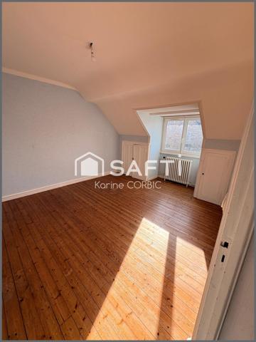 SAINT MICHEL, 4 niveaux spacieux , sous sol de 80m2 à aménager pour acces direct au jardin.