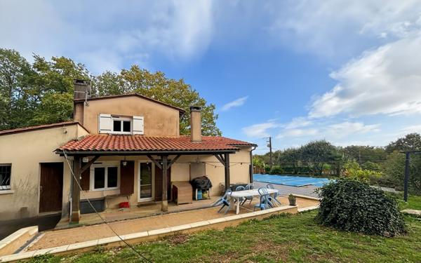 Maison à vendre    6 pièces •  Breuilh