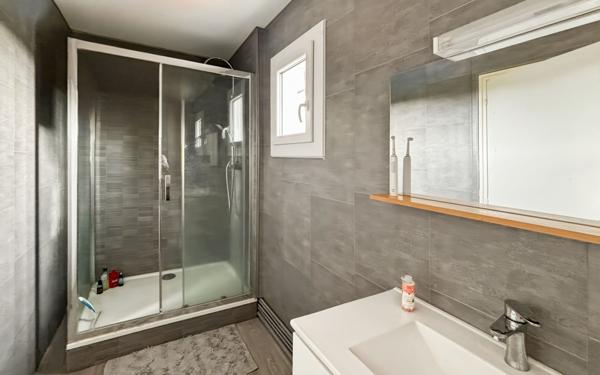 Maison à vendre    6 pièces •  Breuilh