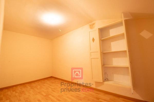 A SAISIR - Maison de village 6 pièce(s) 115 m2 avec garage de 75m2 et place de parking