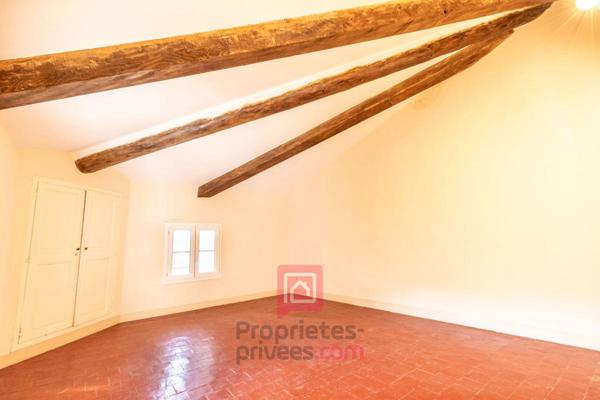 A SAISIR - Maison de village 6 pièce(s) 115 m2 avec garage de 75m2 et place de parking