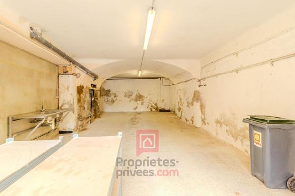 A SAISIR - Maison de village 6 pièce(s) 115 m2 avec garage de 75m2 et place de parking