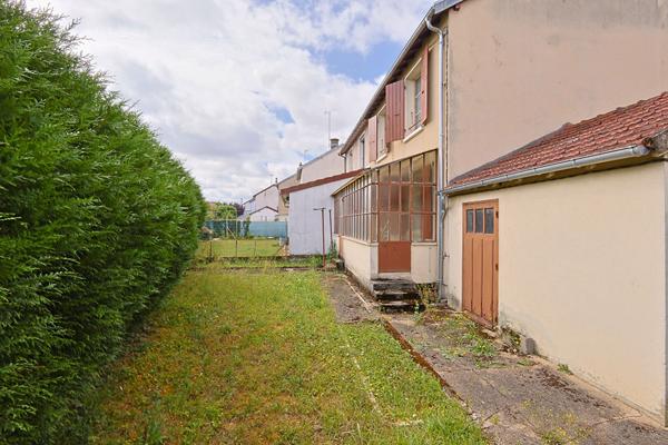 Maison avec garage Varennes-Vauzelles 3 chambres proche ecoles et commerces 5 minutes de Nevers