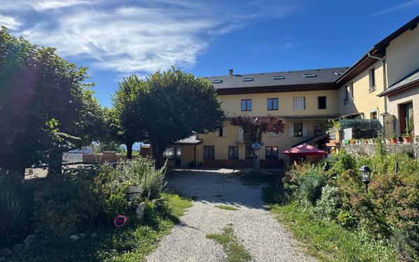 Appartement à vendre    3 pièces • 74,56 m2 Saint-Jean-d'Arvey