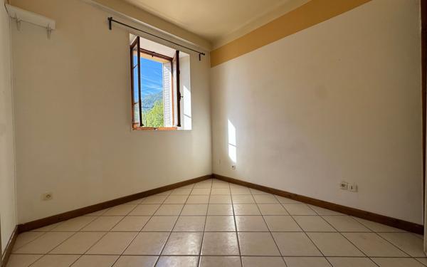 Appartement à vendre    3 pièces • 74,56 m2 Saint-Jean-d'Arvey