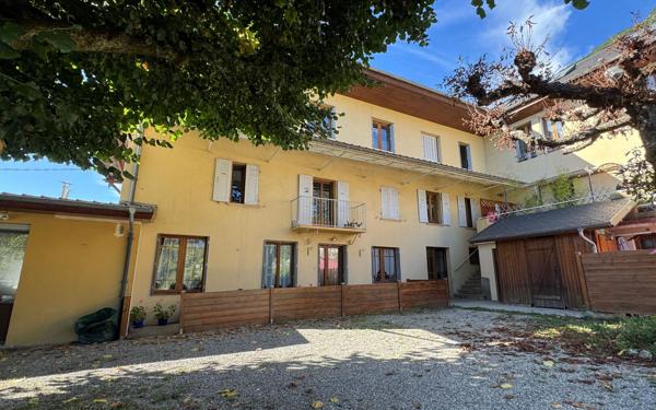 Appartement à vendre    3 pièces • 74,56 m2 Saint-Jean-d'Arvey