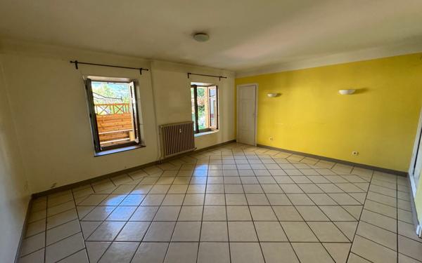 Appartement à vendre    3 pièces • 74,56 m2 Saint-Jean-d'Arvey