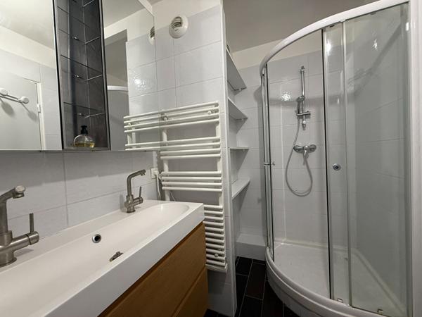Appartement 4 pièce(s)_traversant_82m²_terrasse_parking_cave_vues dégagées
