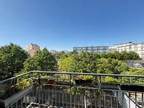 Appartement 4 pièce(s)_traversant_82m²_terrasse_parking_cave_vues dégagées