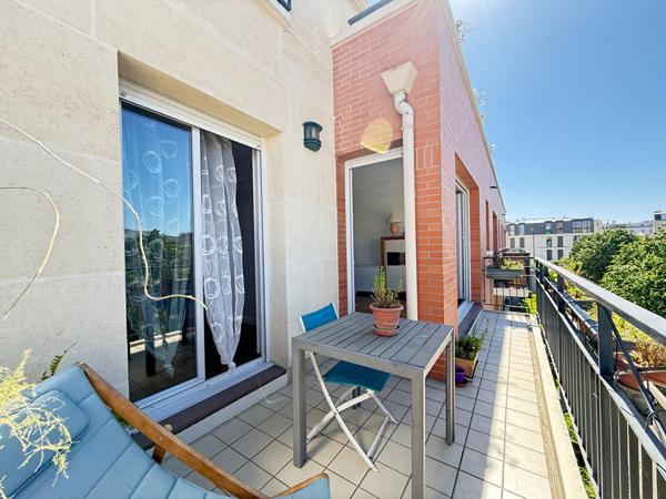 Appartement 4 pièce(s)_traversant_82m²_terrasse_parking_cave_vues dégagées