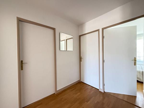Appartement 4 pièce(s)_traversant_82m²_terrasse_parking_cave_vues dégagées