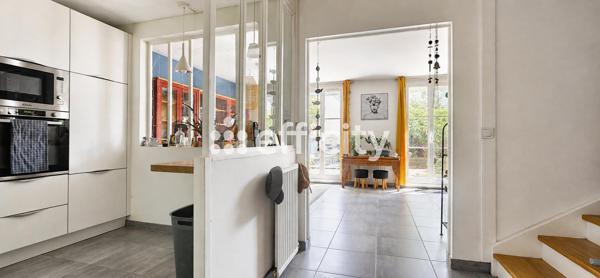Maison
         4 pièces
        - 90 m² Exclusivité 355 000 € *