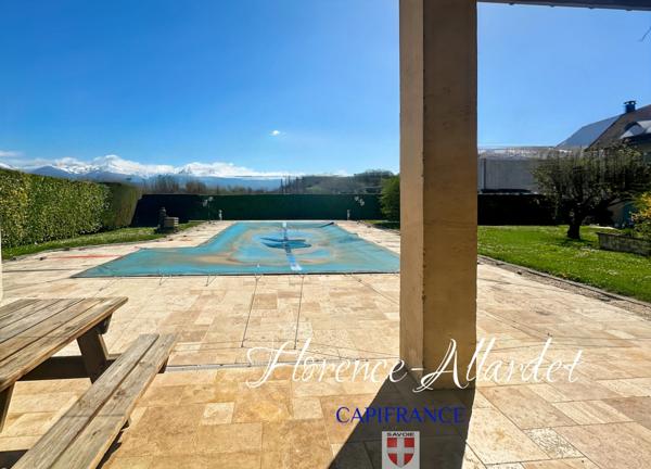 Saint-Jeoire-Prieuré – Propriété de caractère avec vaste annexe et piscine (73)