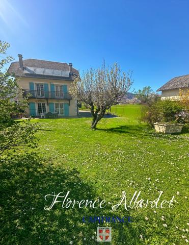 Saint-Jeoire-Prieuré – Propriété de caractère avec vaste annexe et piscine (73)