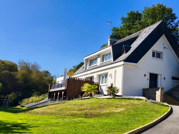 Maison traditionnelle aux beaux volumes et entièrement rénovée