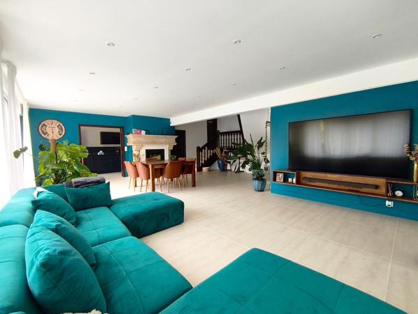 Maison traditionnelle aux beaux volumes et entièrement rénovée