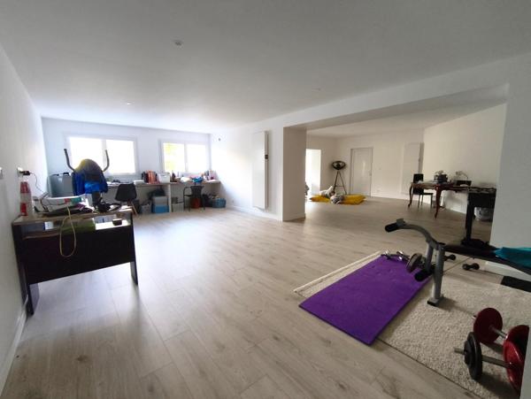 Maison traditionnelle aux beaux volumes et entièrement rénovée