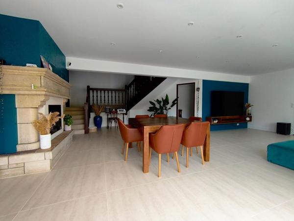 Maison traditionnelle aux beaux volumes et entièrement rénovée