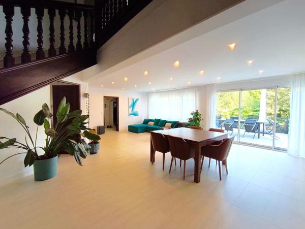 Maison traditionnelle aux beaux volumes et entièrement rénovée