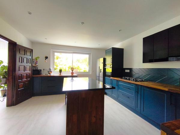 Maison traditionnelle aux beaux volumes et entièrement rénovée