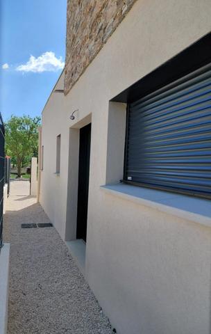 Vente                                                      Maison neuve
                        
                     4 pièces                      125 m2                     à Pourrières