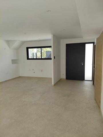 Vente                                                      Maison neuve
                        
                     4 pièces                      125 m2                     à Pourrières