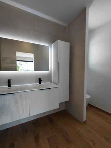 Vente                                                      Maison neuve
                        
                     4 pièces                      125 m2                     à Pourrières