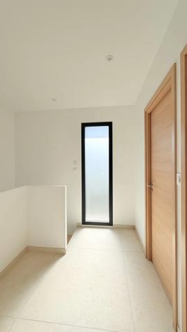 Vente                                                      Maison neuve
                        
                     4 pièces                      125 m2                     à Pourrières