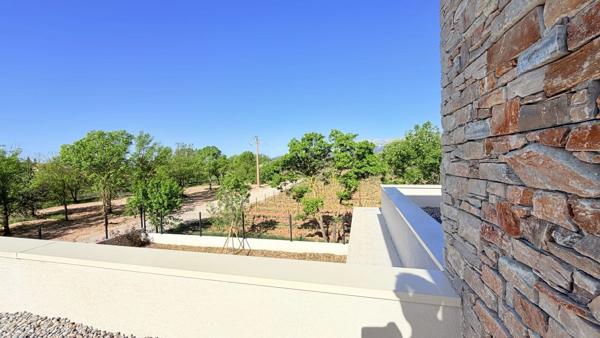 Vente                                                      Maison neuve
                        
                     4 pièces                      125 m2                     à Pourrières