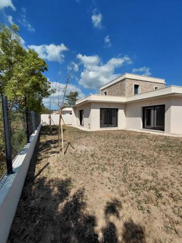 Vente                                                      Maison neuve
                        
                     4 pièces                      125 m2                     à Pourrières
