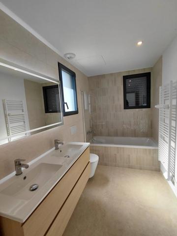 Vente                                                      Maison neuve
                        
                     4 pièces                      125 m2                     à Pourrières